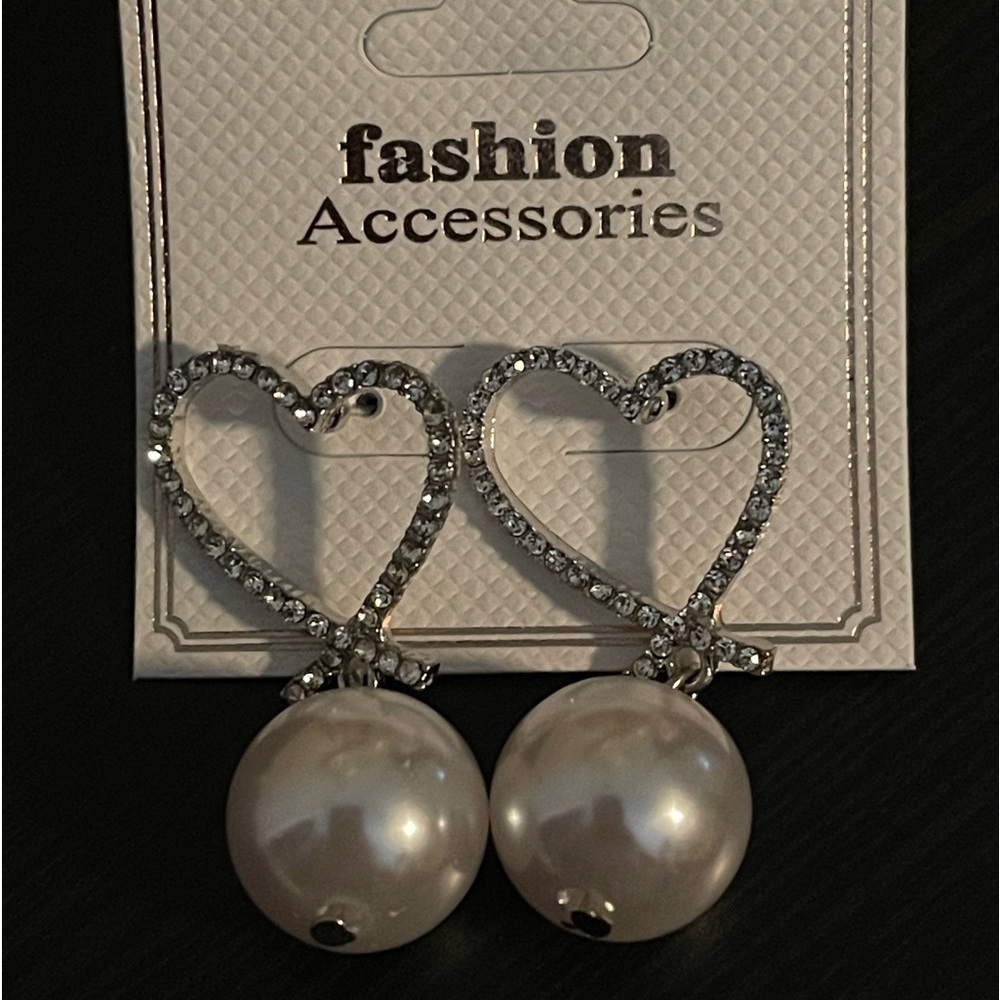 Heart Rhinestone Pearl Earrings - Picture 2 of 3